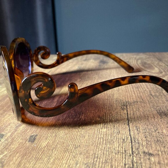 NWOT Unbranded Women's Tortoise Shell Scroll Sunglasses - Picture 6 of 7